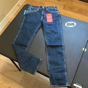LEVI’S® RED™ 502™ TAPER JEANS W28L32
